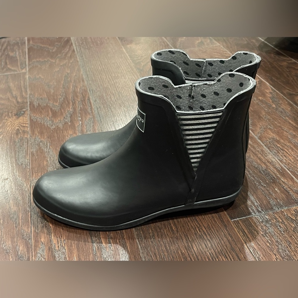 LONDON FOG Women Piccadilly Rain Boot Black Matte Size 11M Pull-On Ankle